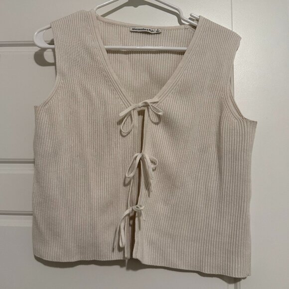 Abercrombie & Fitch Tops - Abercrombie & Fitch Women's Tie-Front V-Neck Cream Sweater Vest Size S
